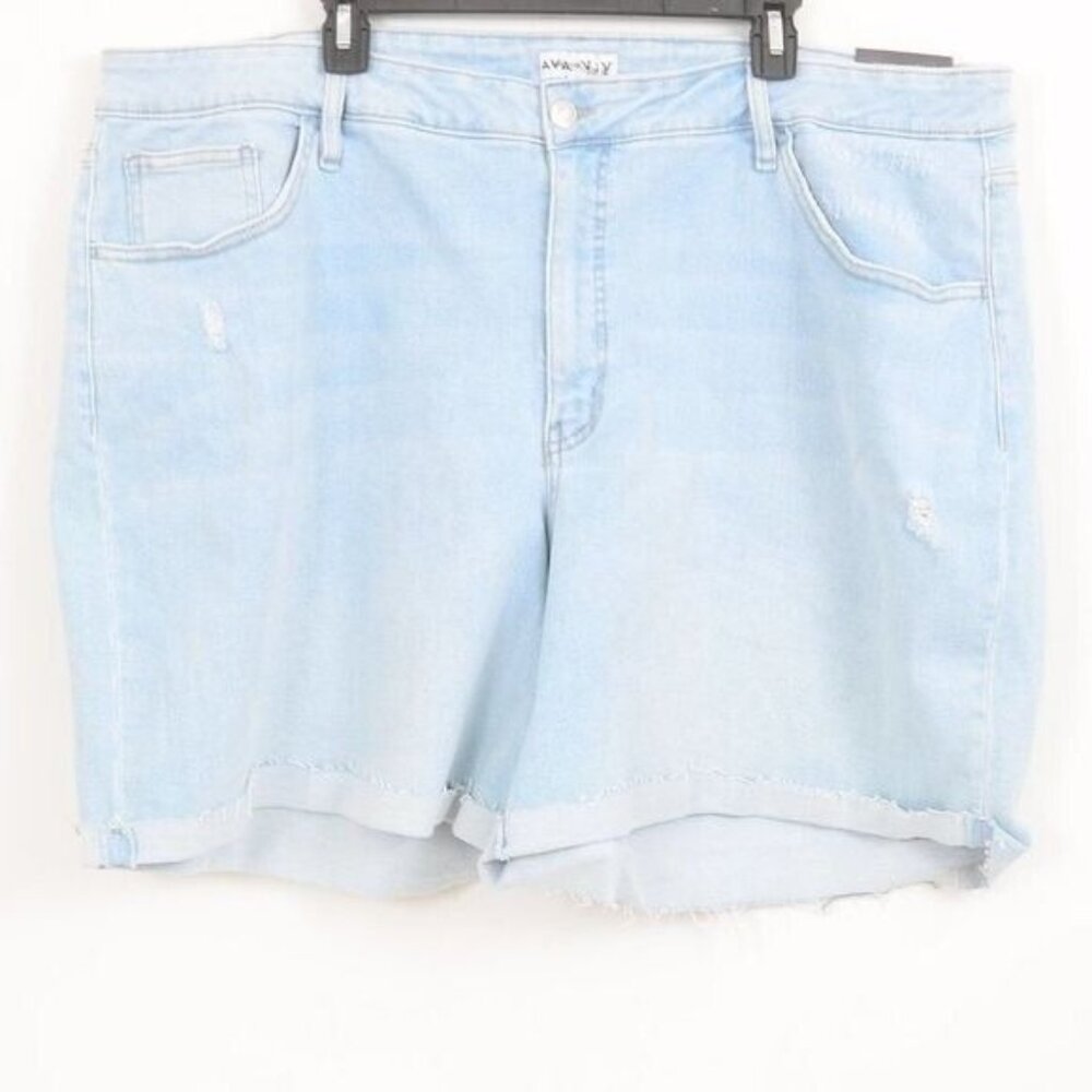 NWT Women's High-Rise Denim Shorts - Ava &‎ Viv™ Light Wash